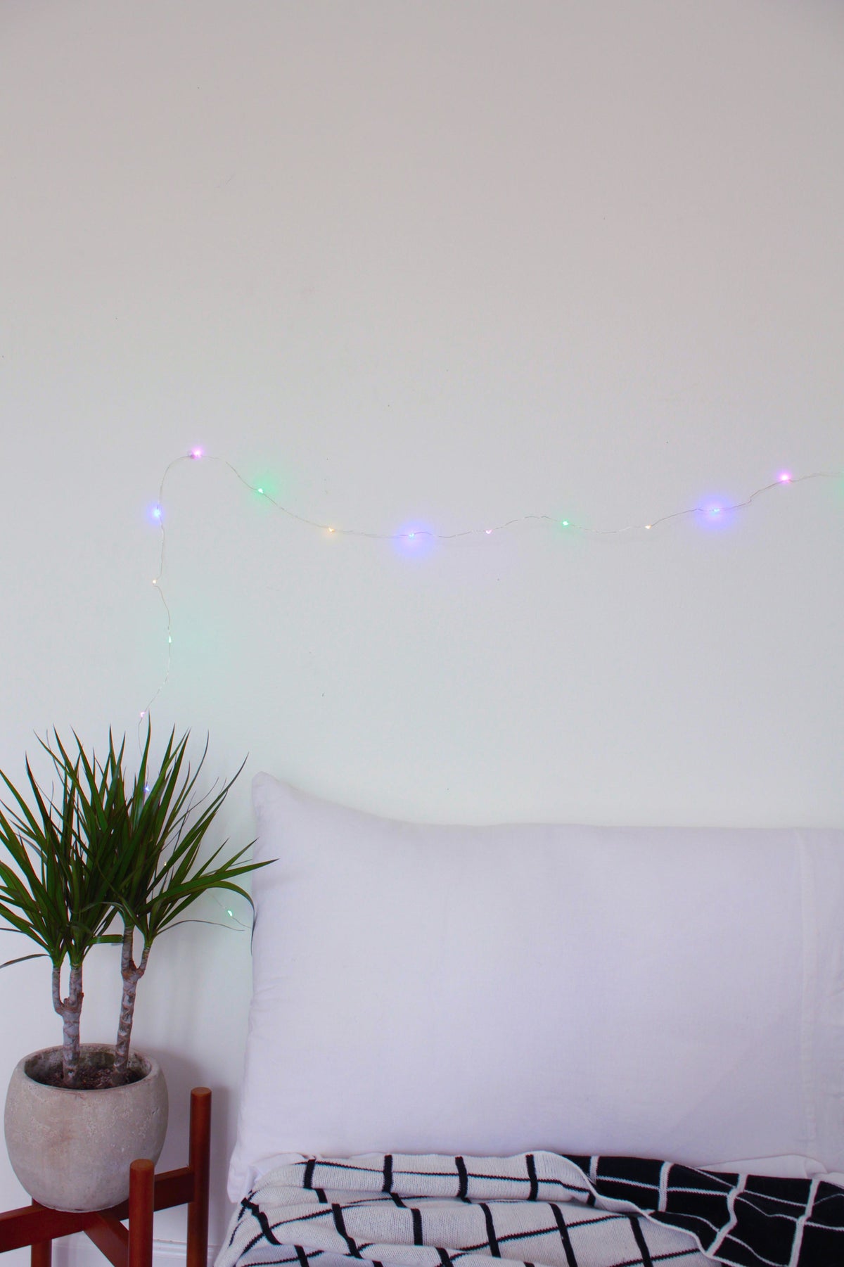 20 LED Mini String Light - Batteries Included 4 Light Functions