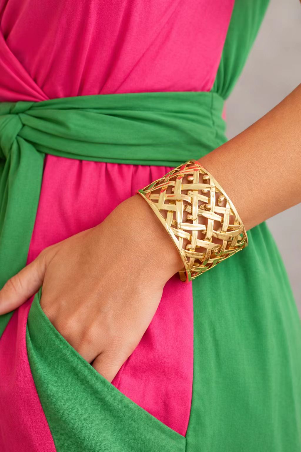THE cuff