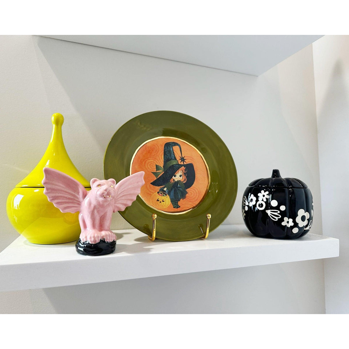 Crazy Daisy Pumpkin Jars in Black