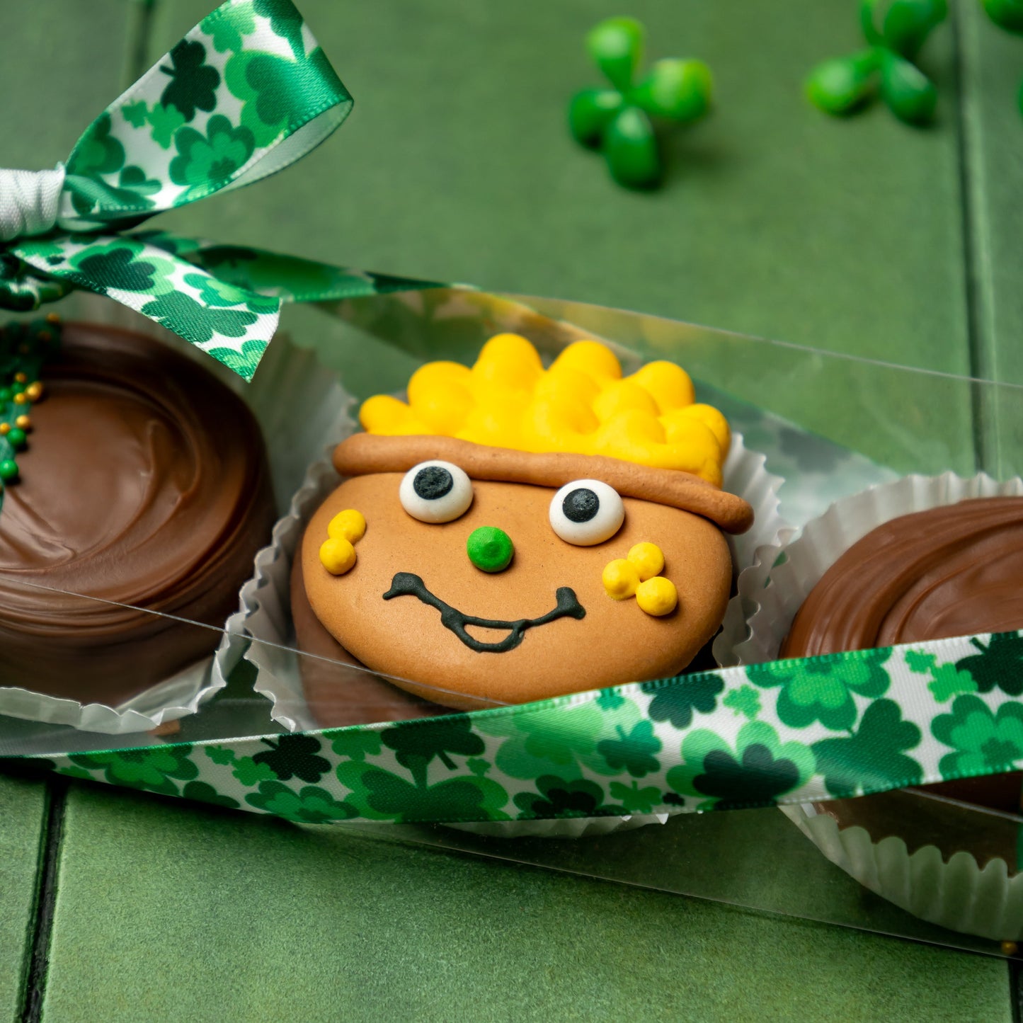 3-Piece Decorated Oreo Box - St. Patrick's Day