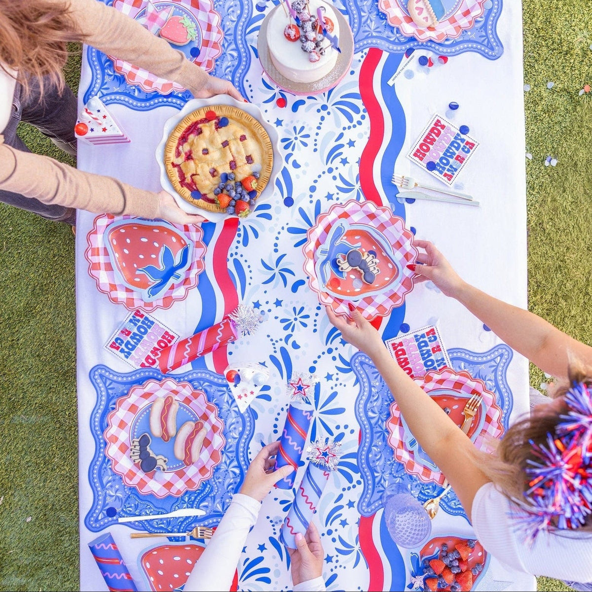 Star Spangled Spark Paper Table Runner (25 ft, cut to fit)