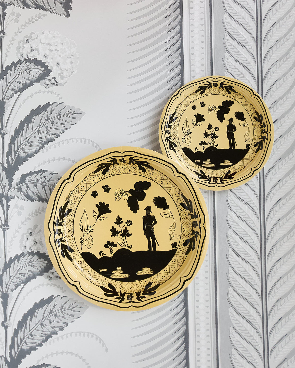 Margretta's Nashville Gentleman Golden Salad & Dessert Paper Plates - 8 Pack