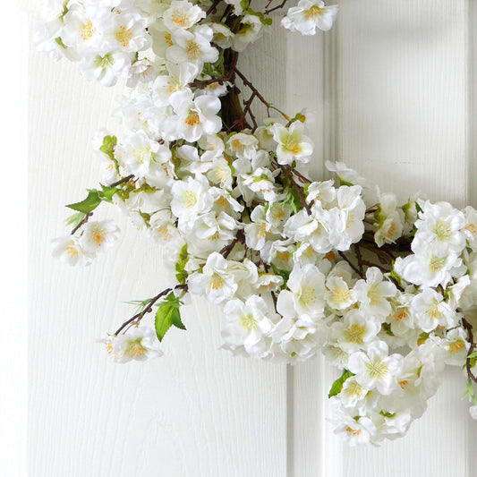 a white flowers on a white door