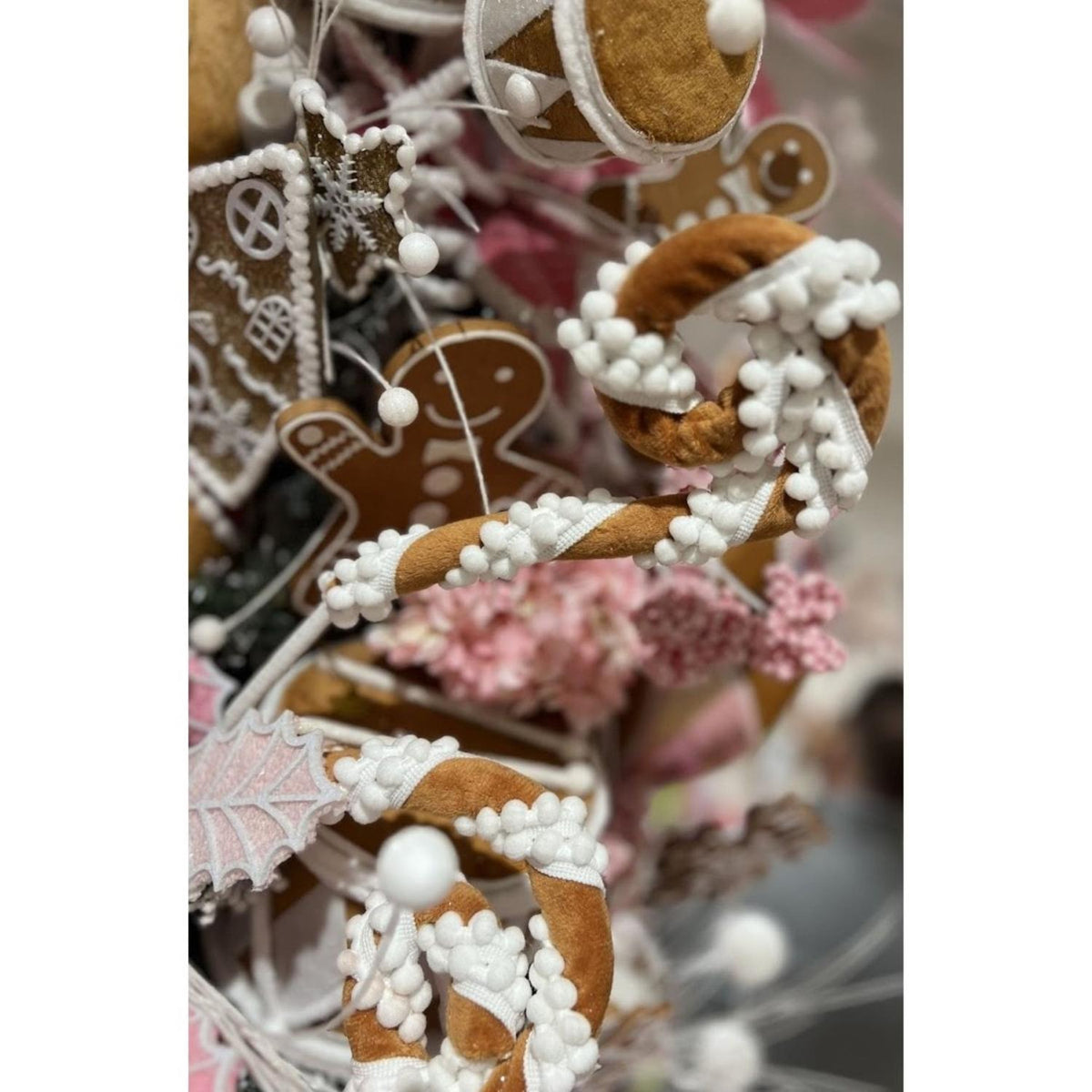 28" Gingerbread Stripe Curly Spray