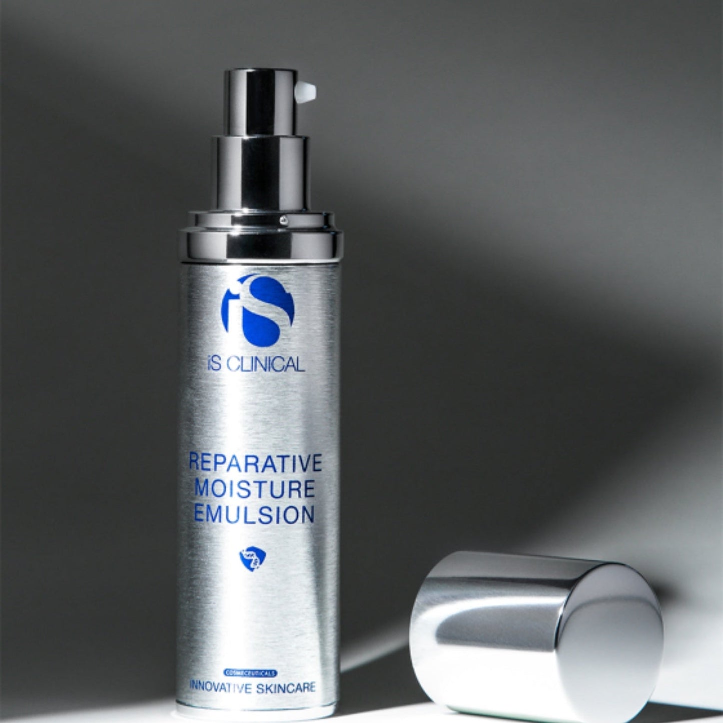 iS Clinical Reparative Moisture Emulsion