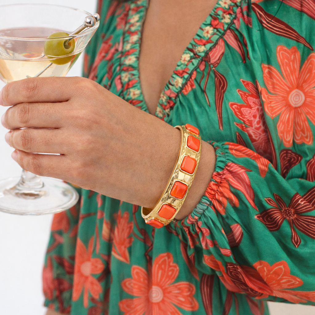 Hammered Gold Stretch Bracelet with Orange Stones