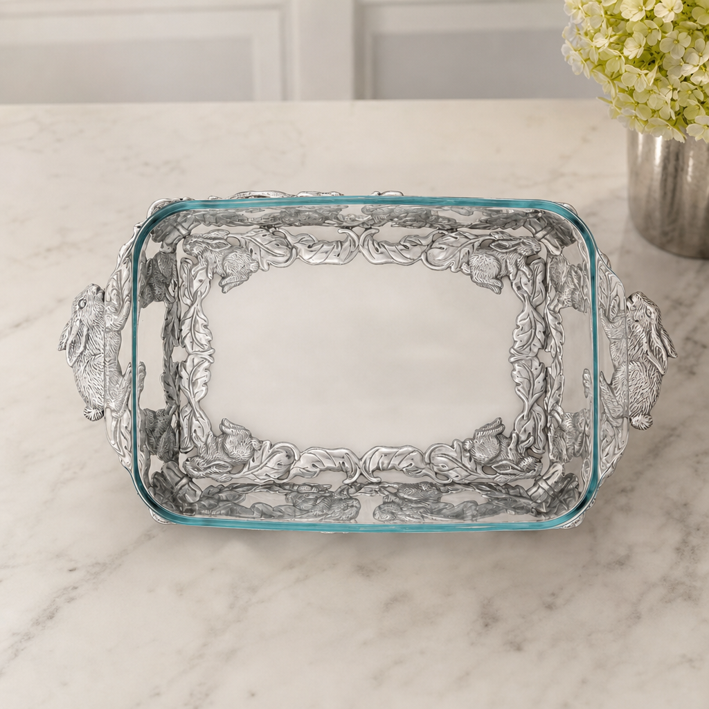 Bunny 3-Qt Casserole W/Pyrex