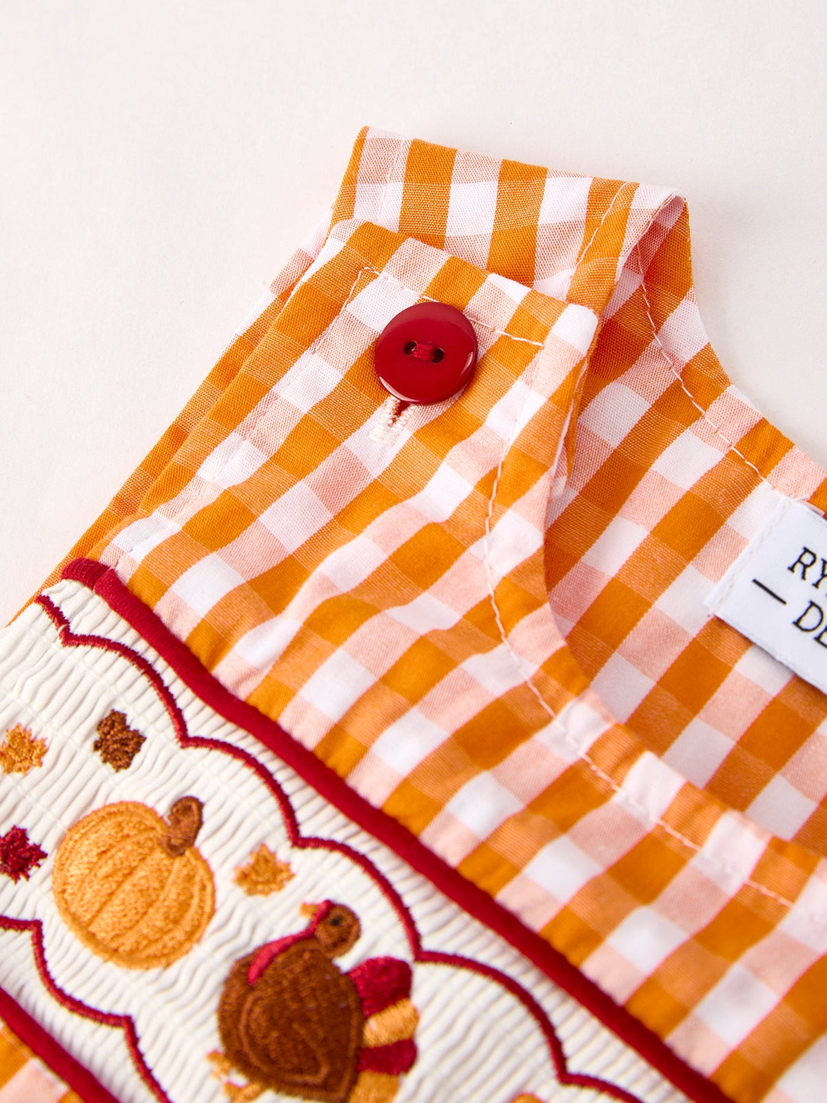a close up of a cloth