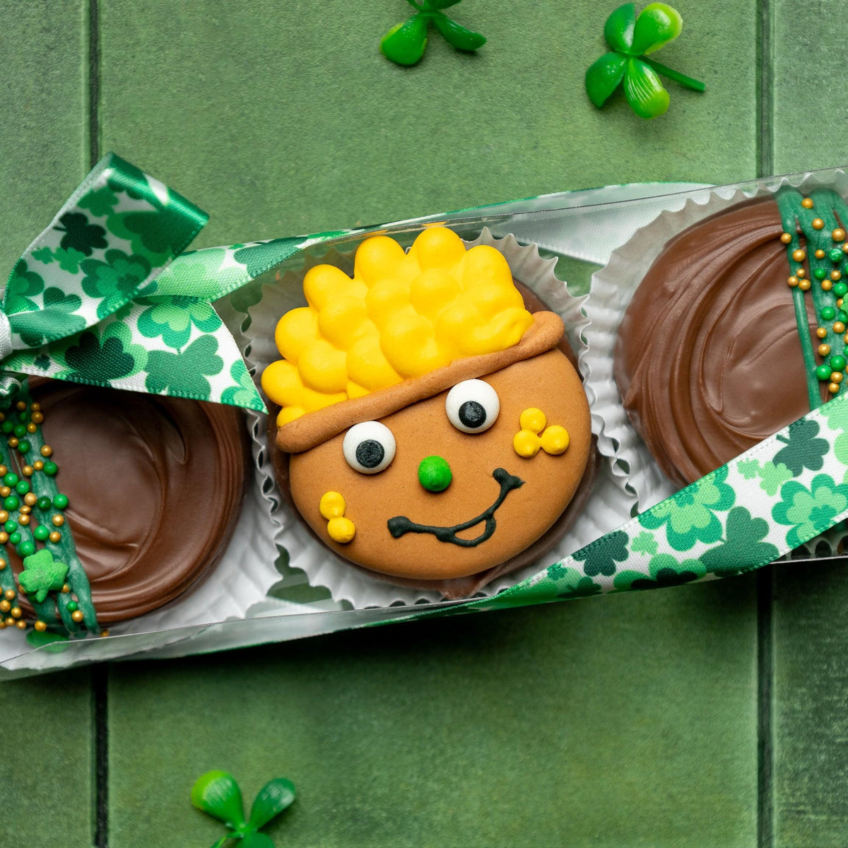 3-Piece Decorated Oreo Box - St. Patrick's Day