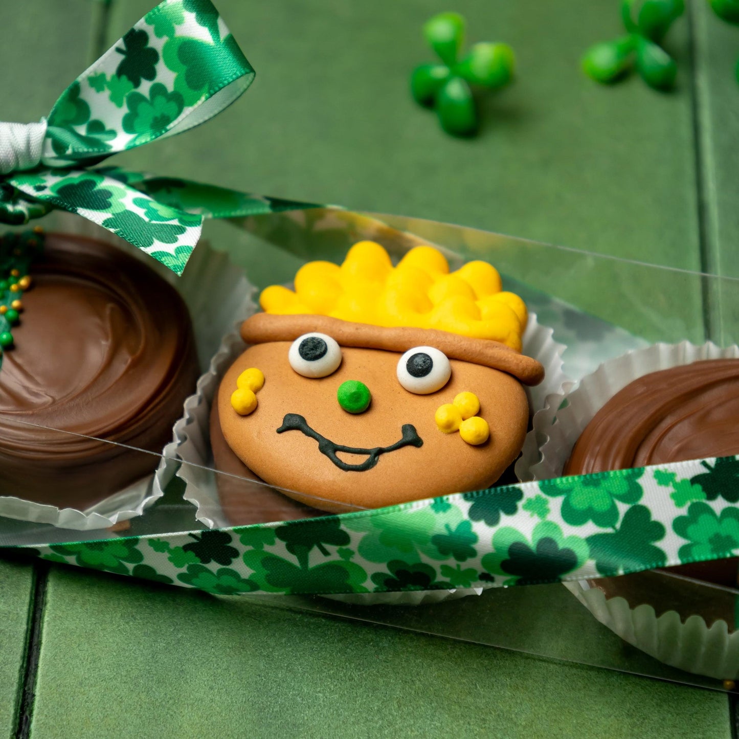 3-Piece Decorated Oreo Box - St. Patrick's Day
