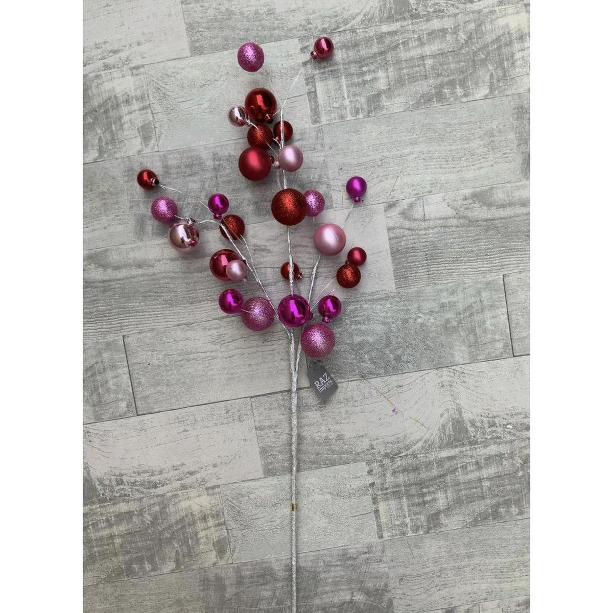 30" Pink and Red Ball Spray