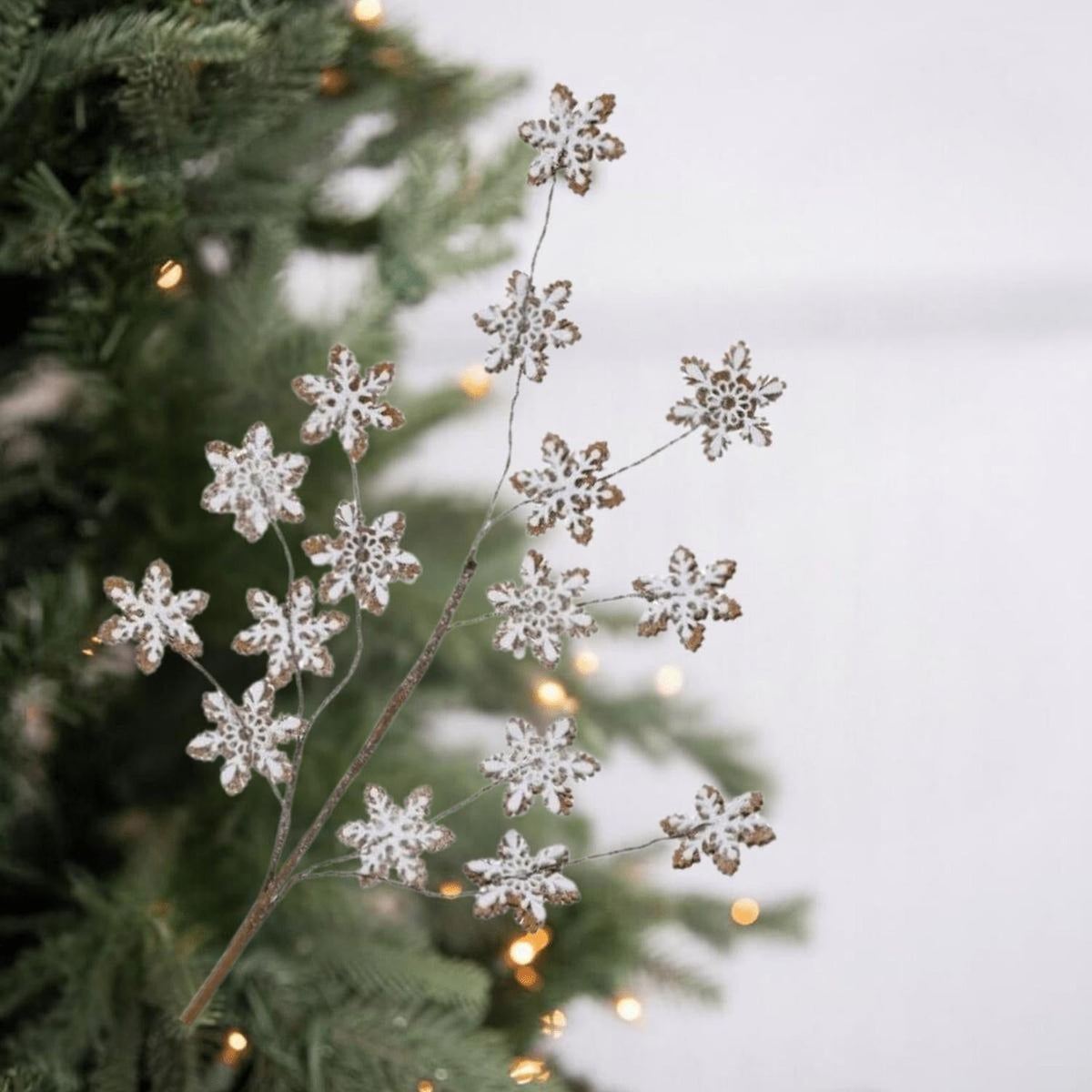 32" Gingerbread Snowflake Spray