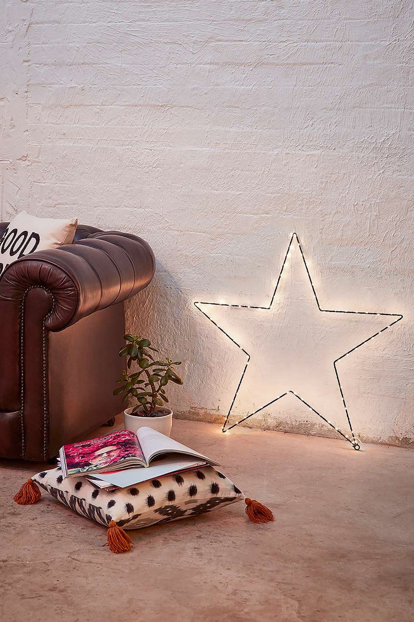 Lighted Star Frame Decorative Ambient Lighting 120 LED Warm White Fairy Lights Large Metal Frame