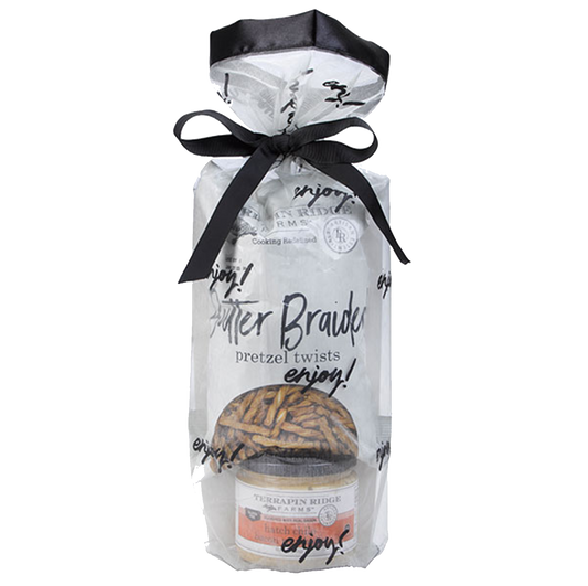 Everyday Grab and Go Giftset with Hatch Chile Cream Cheese Dip and Butter Braided Pretzels