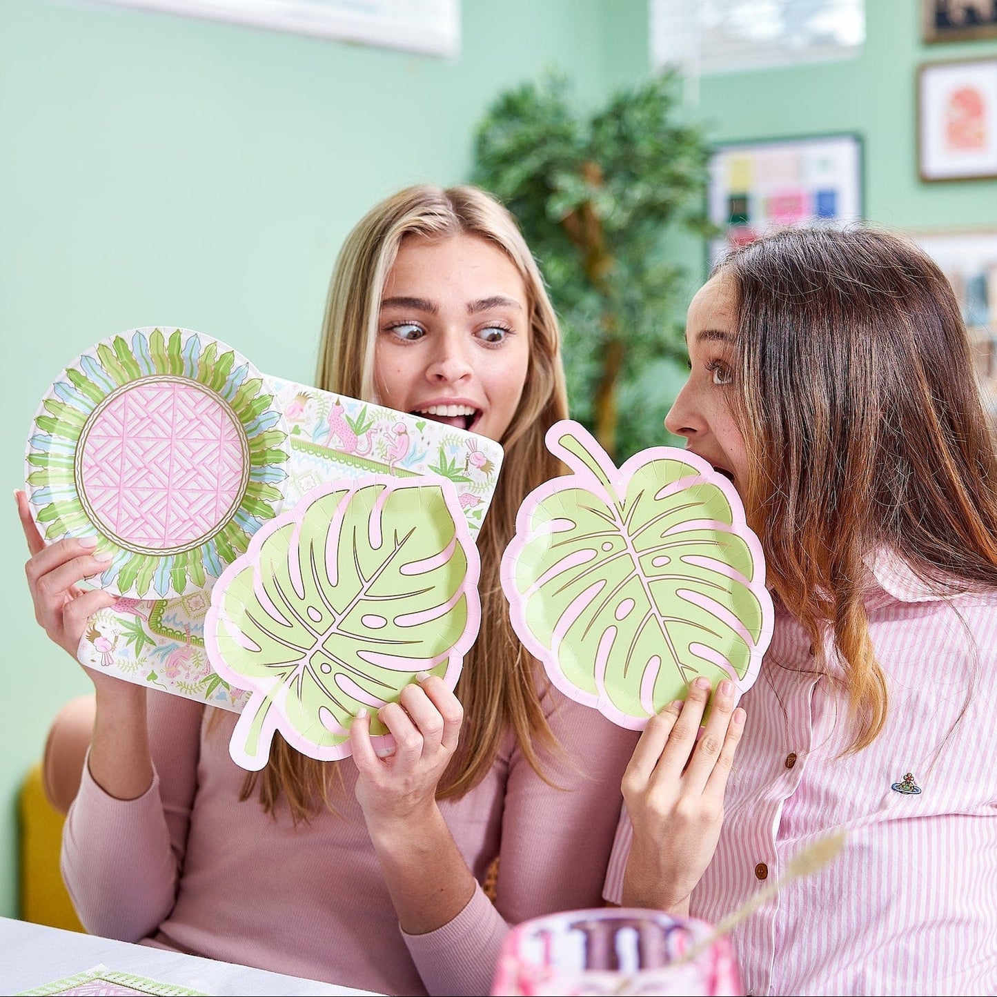 Party Animals Dinner Plates (10 count)