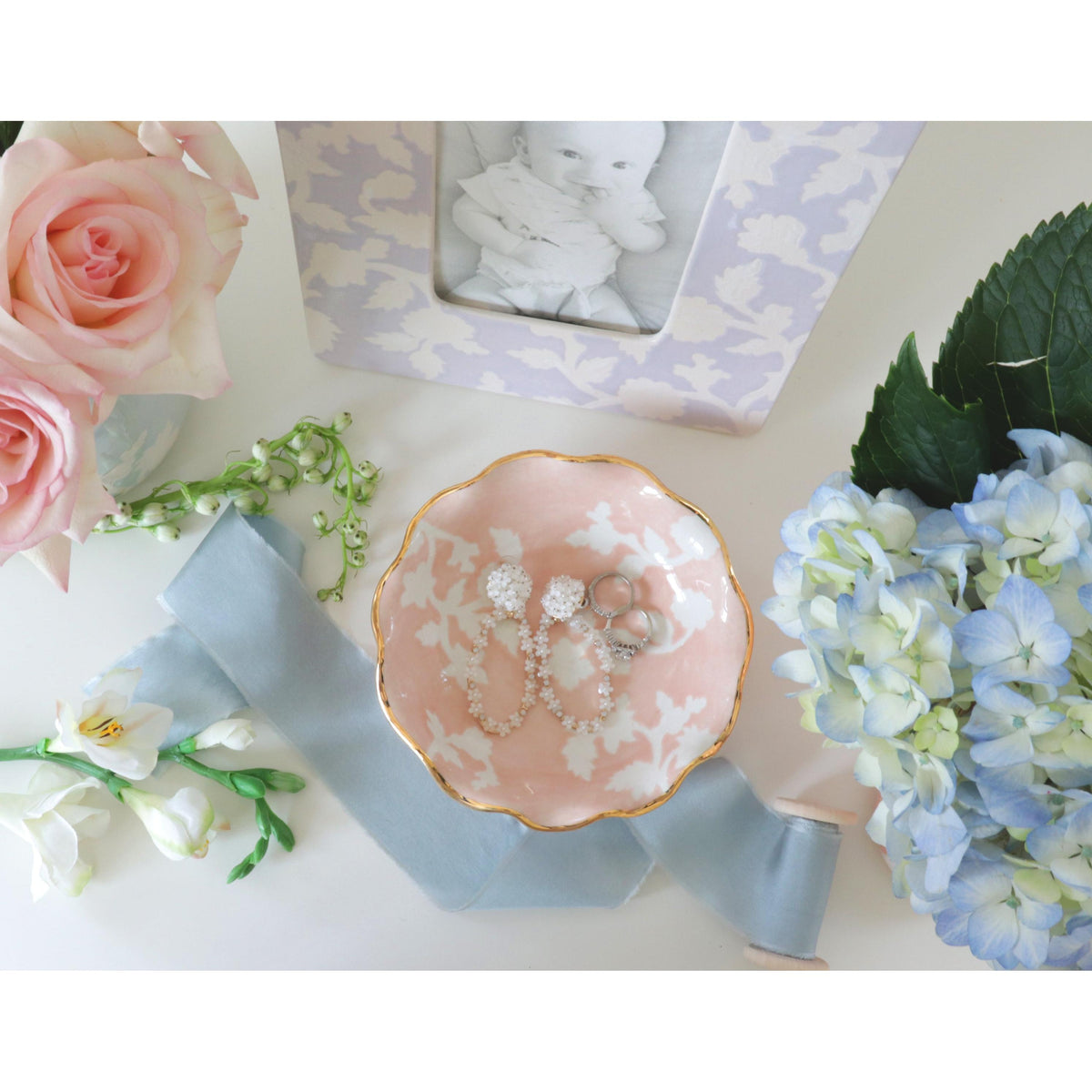 Chinoiserie Dreams Scalloped Bowls with 22K Gold Accent