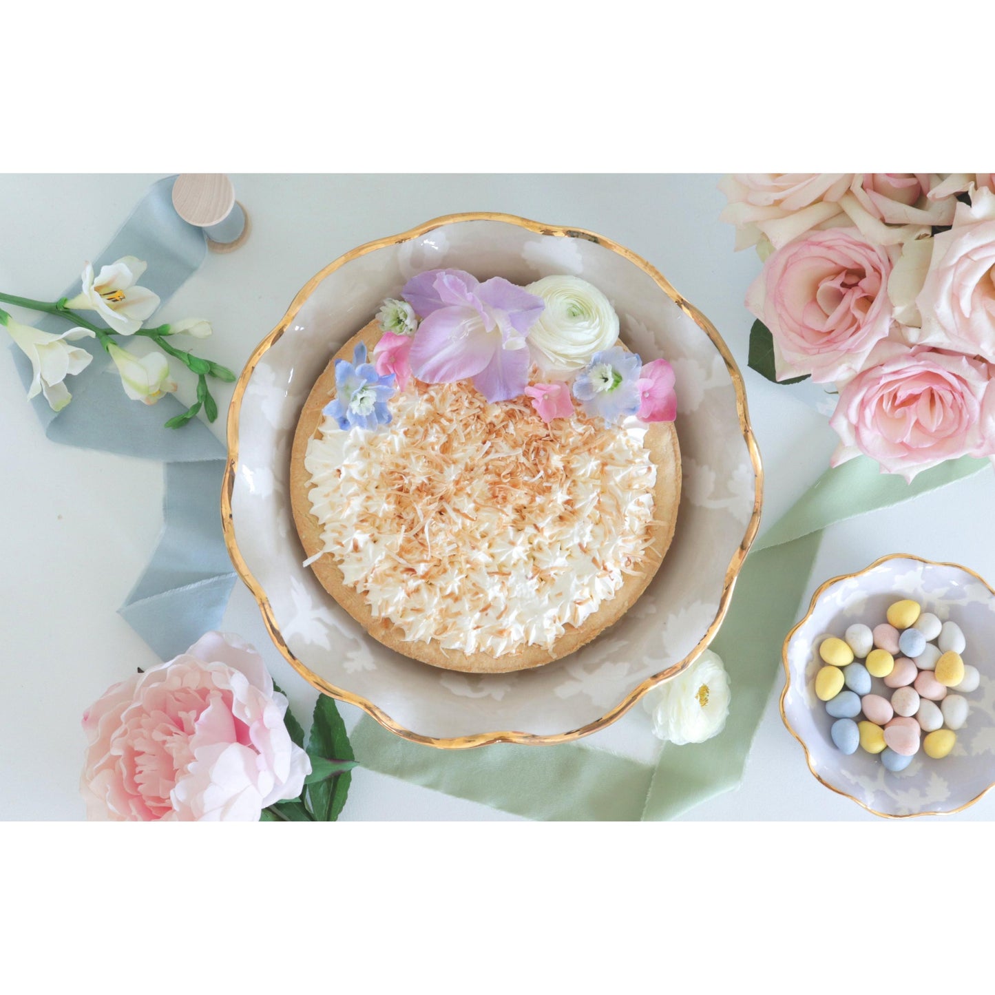 Chinoiserie Dreams Scalloped Bowls with 22K Gold Accent