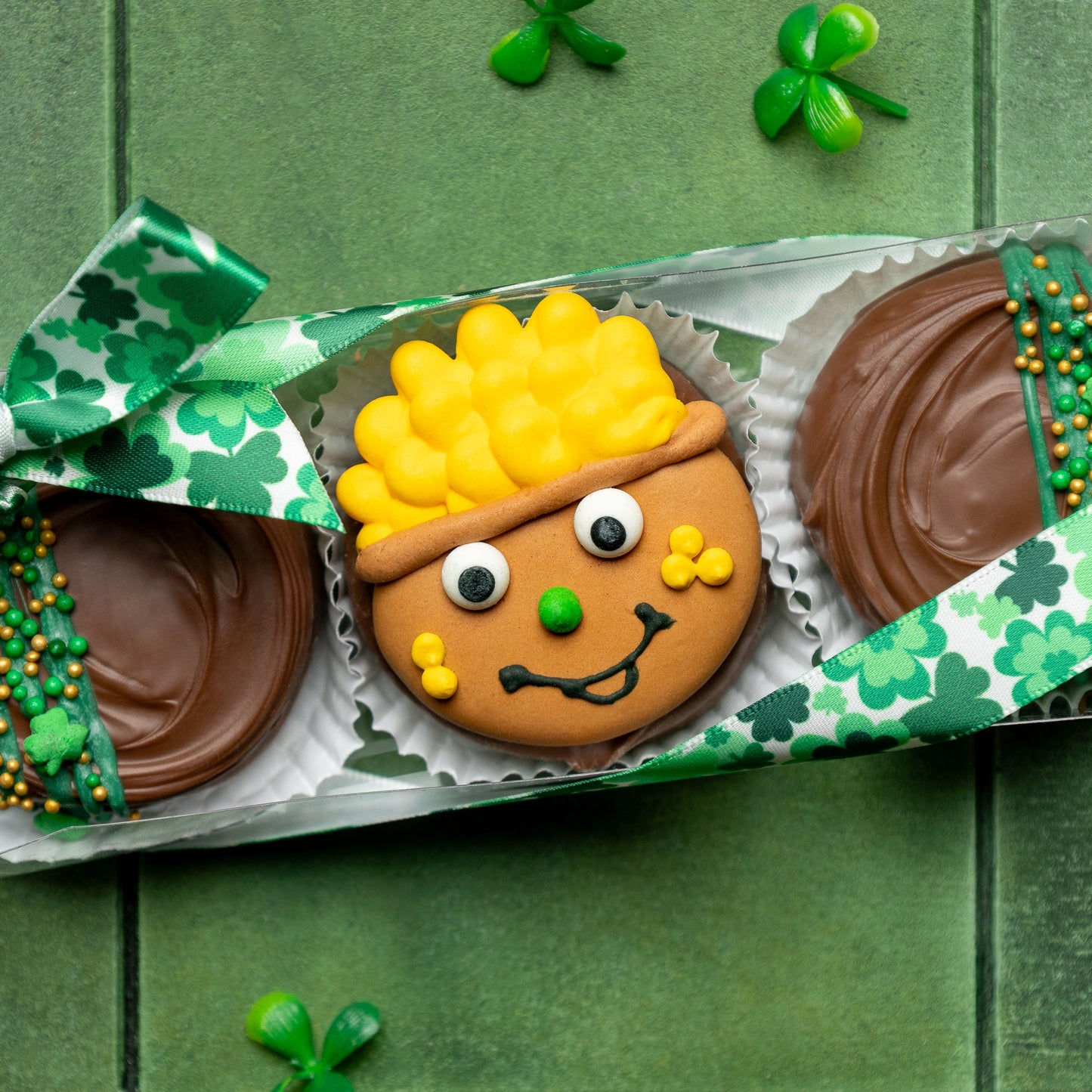 3-Piece Decorated Oreo Box - St. Patrick's Day