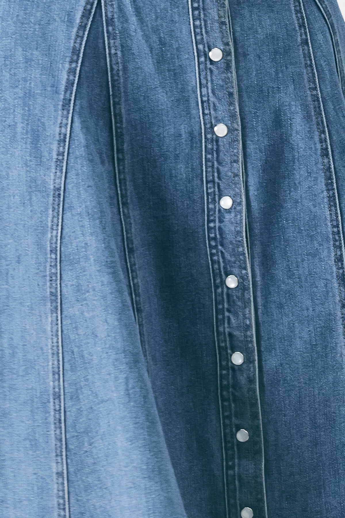 a close up of a blue jean