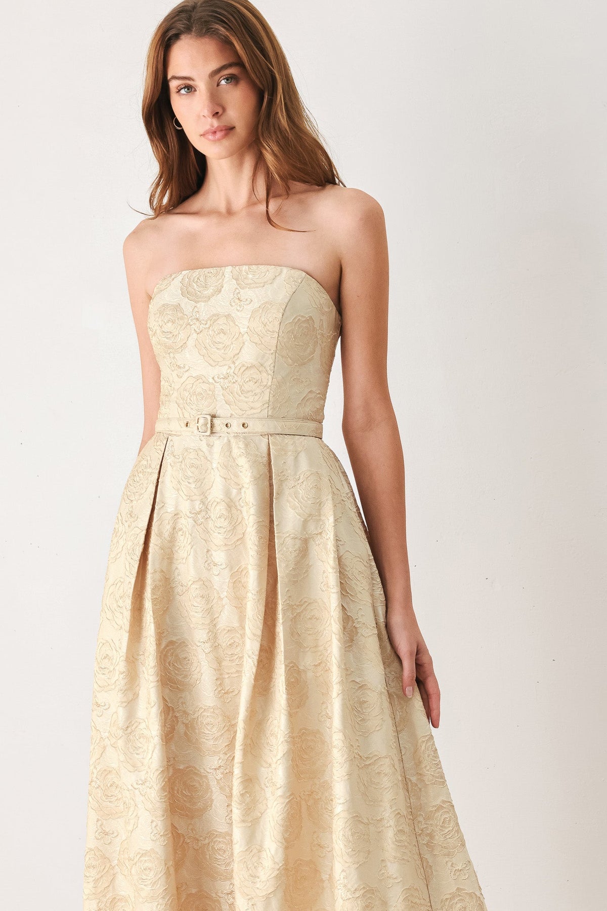 GOLDEN HEIRLOOM GOLD TEXTURED STRAPLESS BELTED MIDI DRESS
