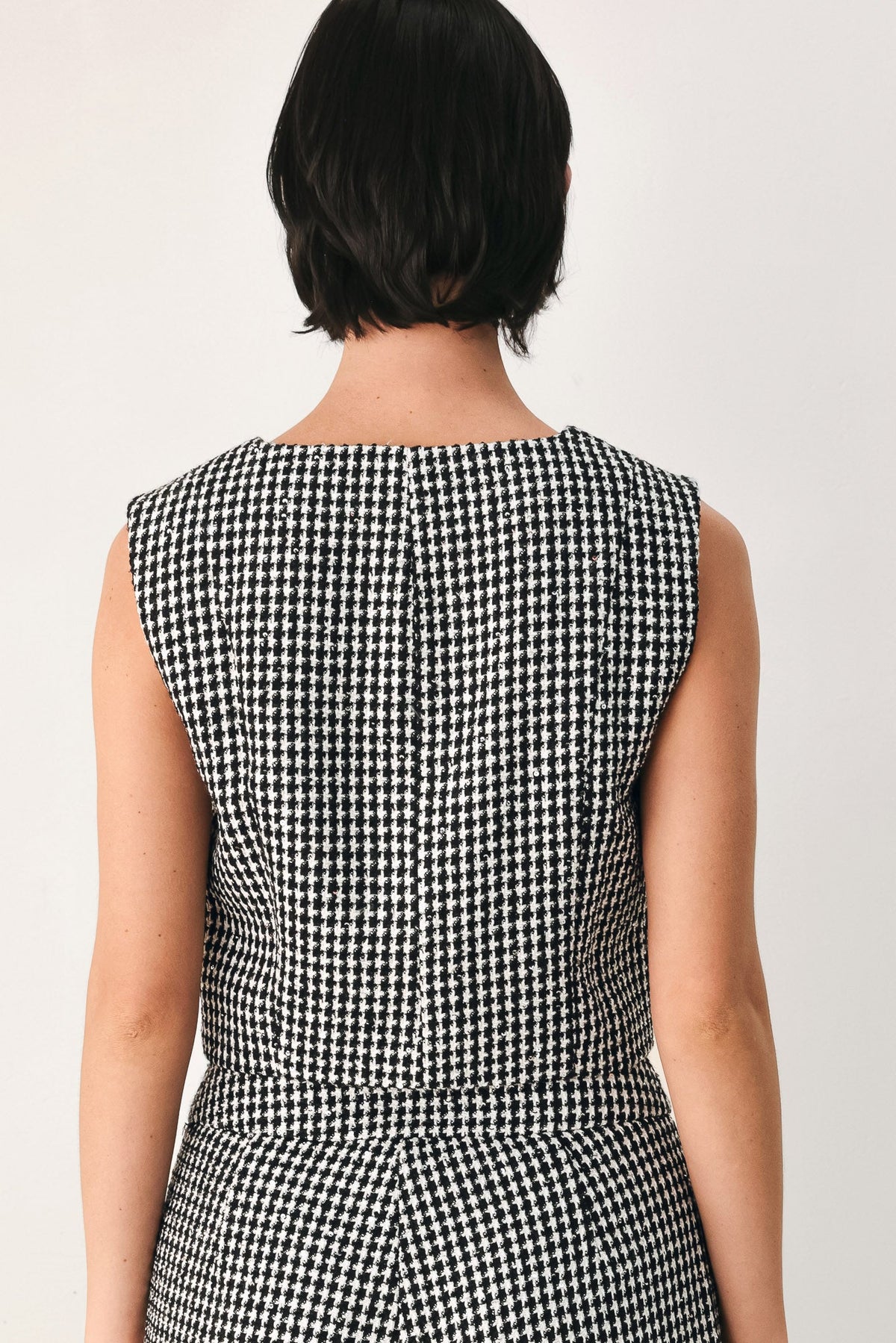 CHECKED IN SPARKLE HOUNDSTOOTH VEST