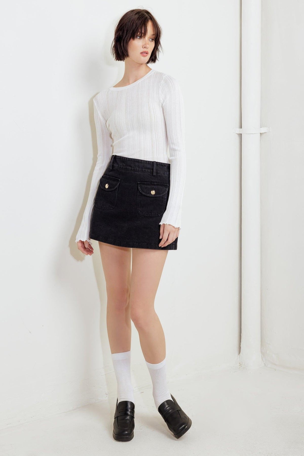TAILORED FLOW BLACK WOVEN SKORT