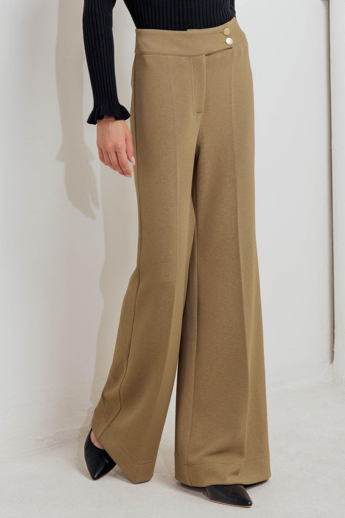 RUNWAY TO REALWAY KNIT PANTS