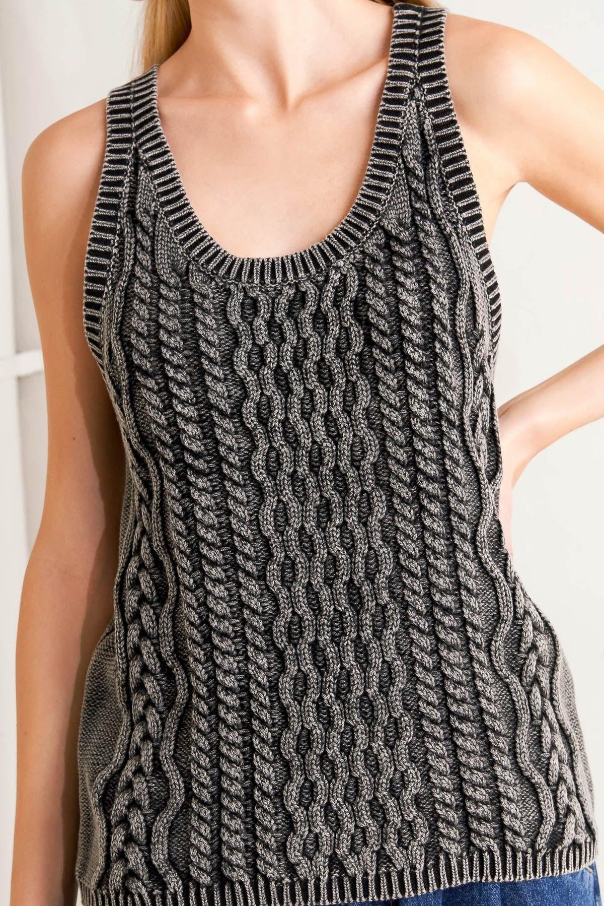NEVER FORGET KNIT TANK TOP