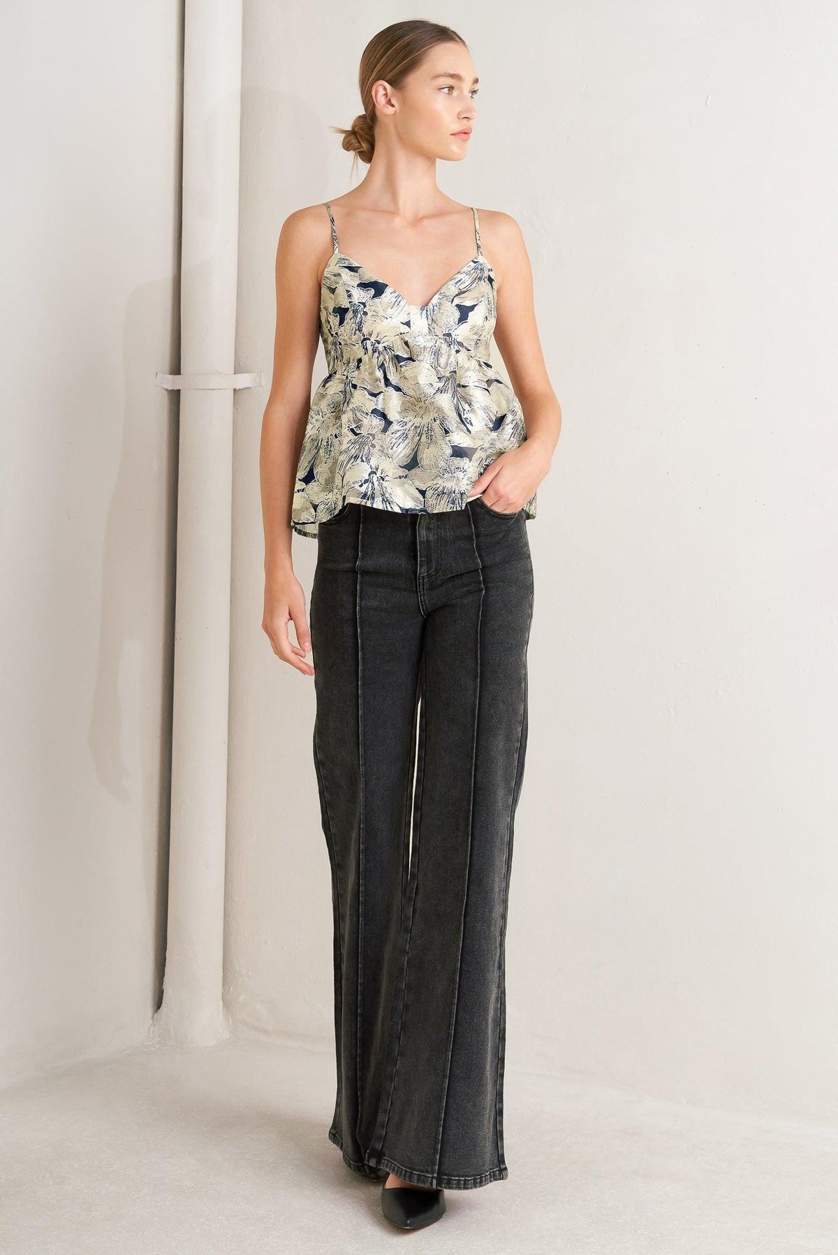 VACATION EDIT WOVEN TOP