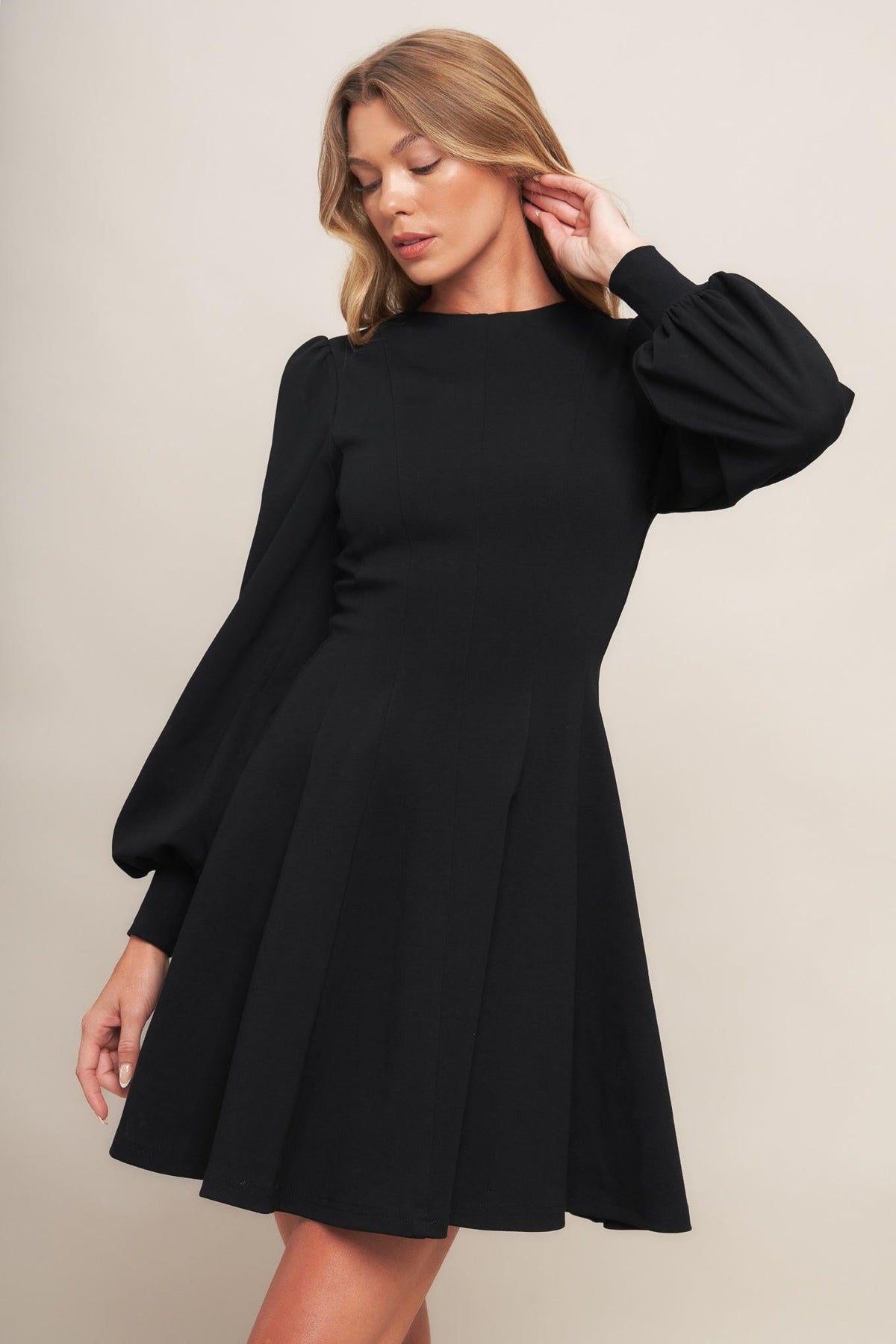 BLACK SWAN HEAVY KNIT MINI DRESS