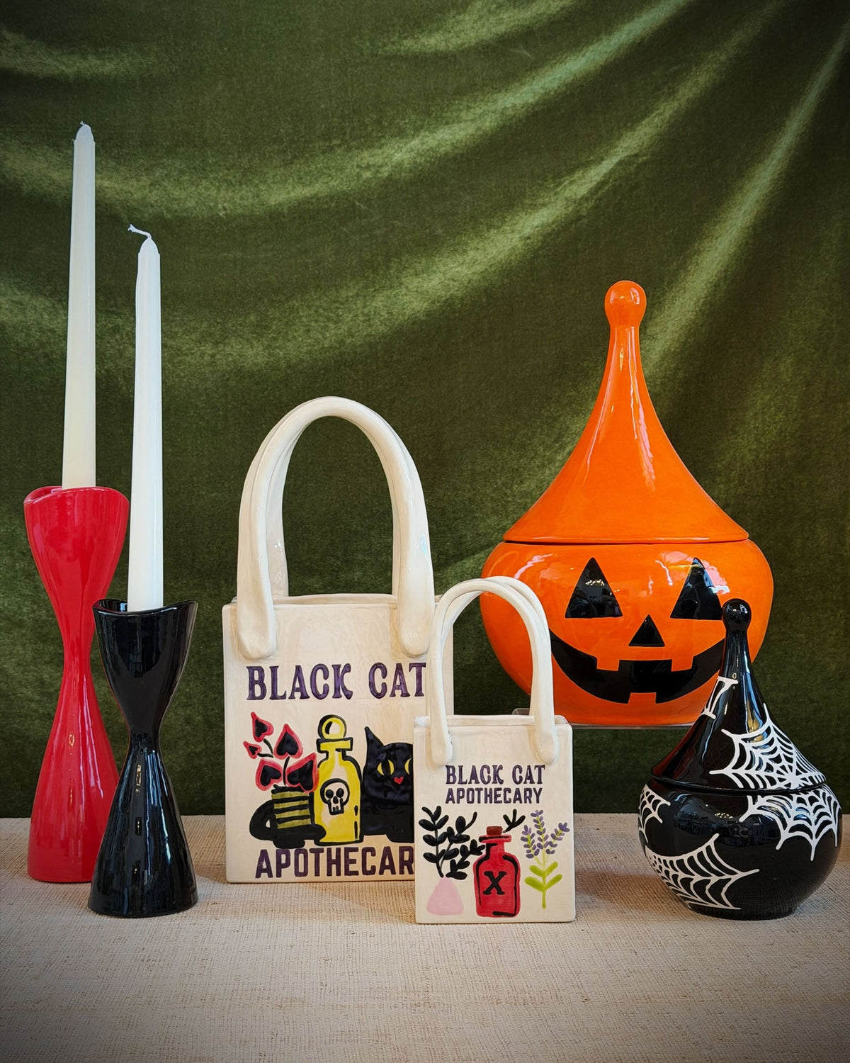 Spiderweb Teardrop Jar in Black