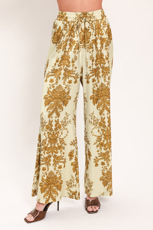 a person wearing a pair of pants