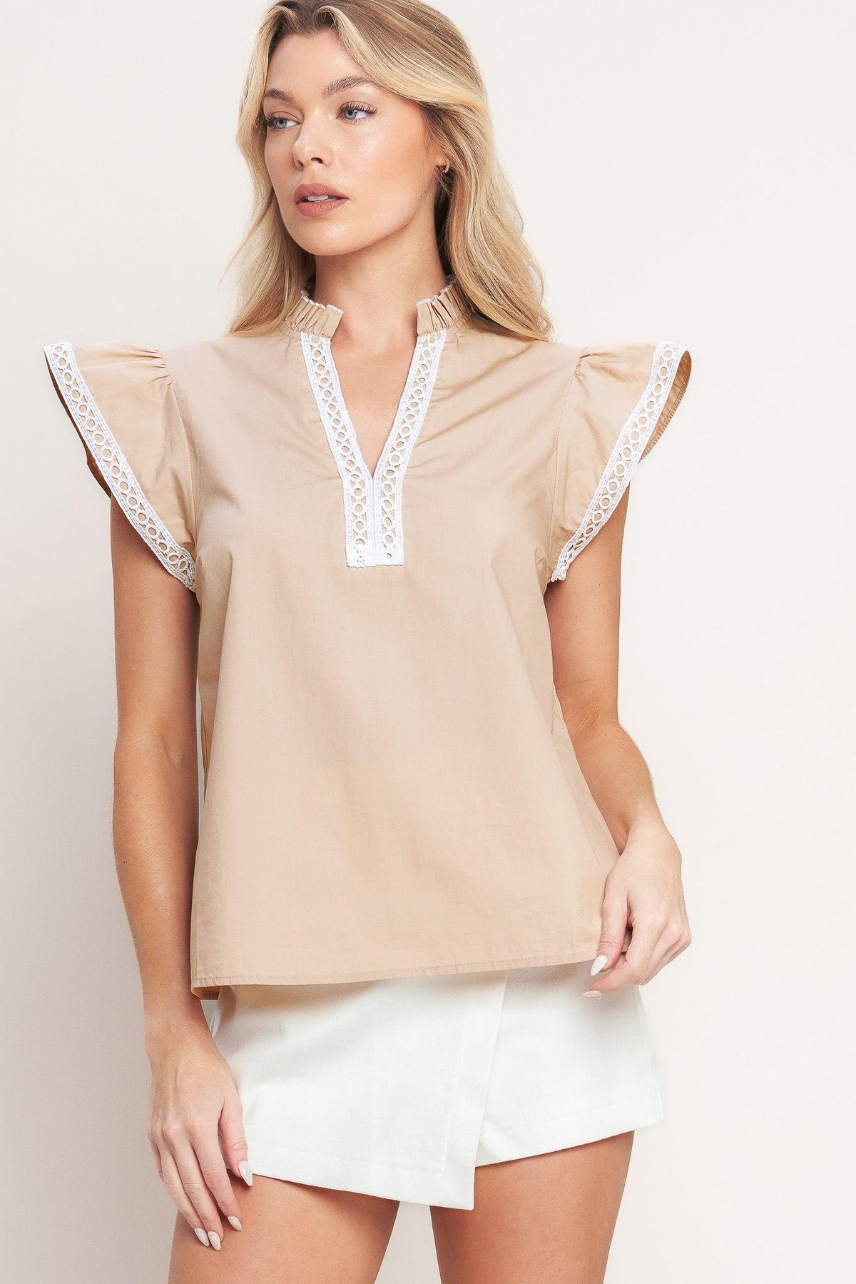 EASY TO ADMIRE WOVEN TOP