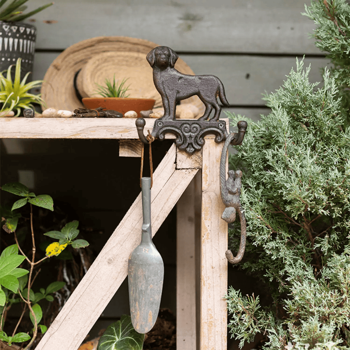 Farmhouse Cast Iron Labrador Hook