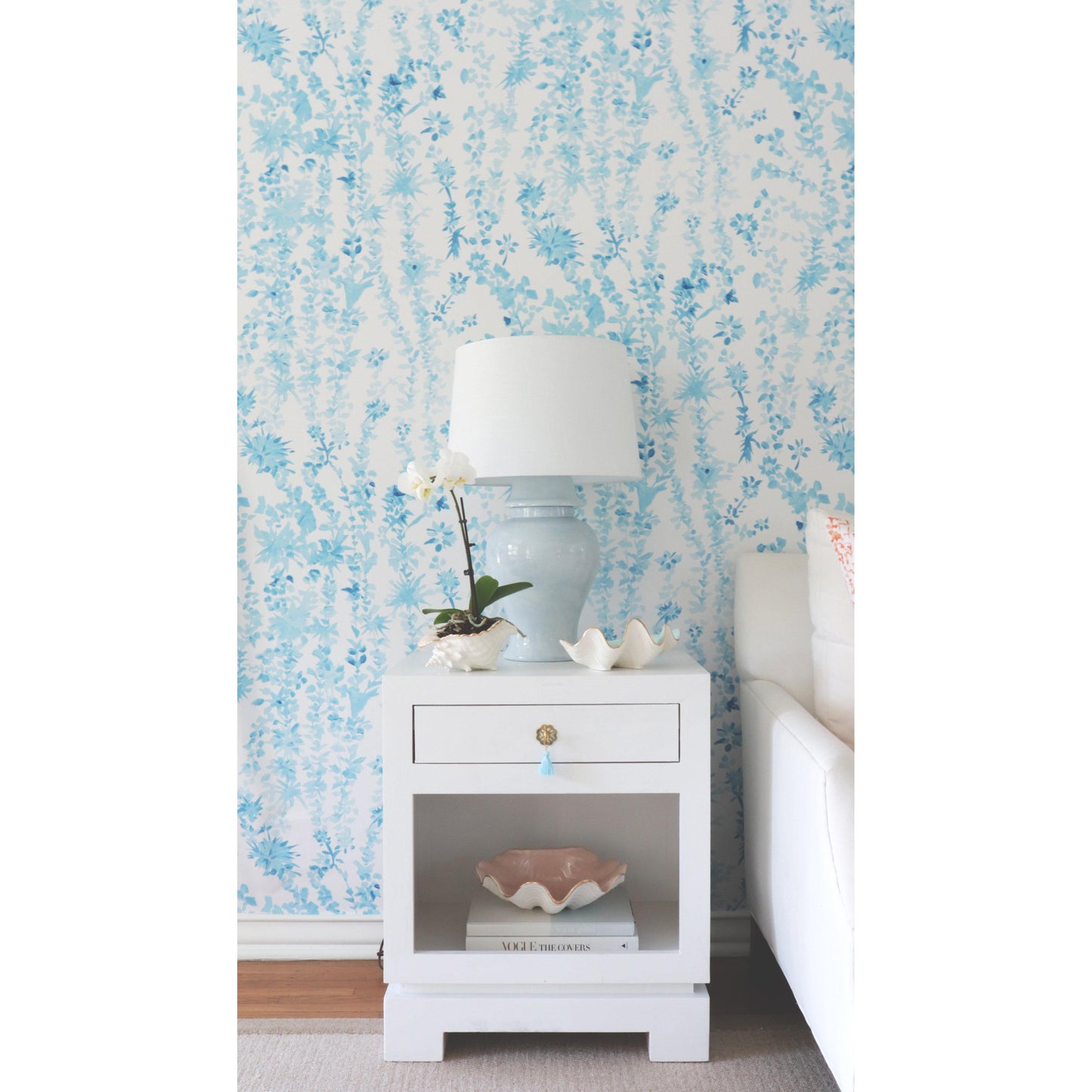 Hydrangea Light Blue Ginger Jar Lamp