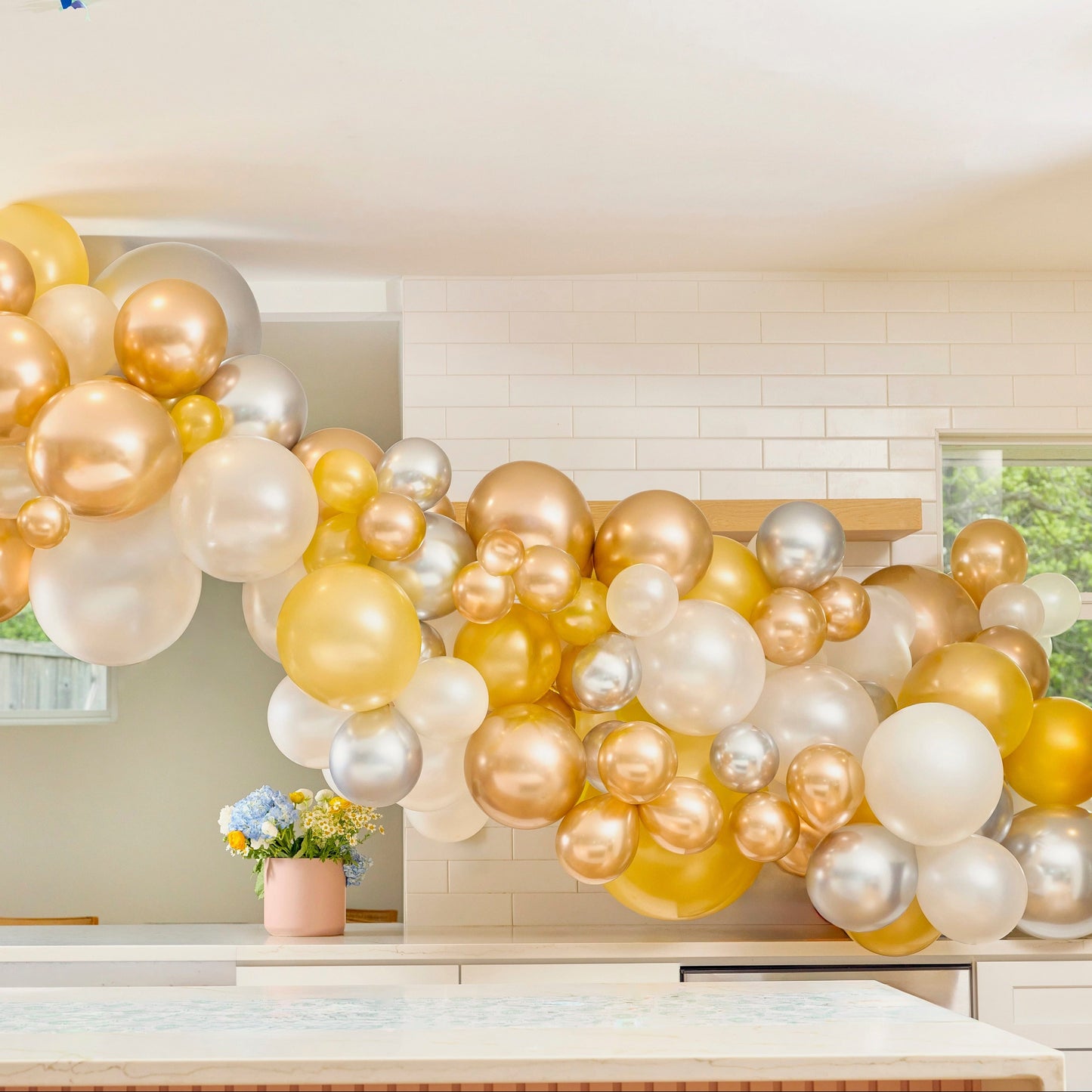 Gold & Silver Metallic Balloon Garland Kit (150 ct)