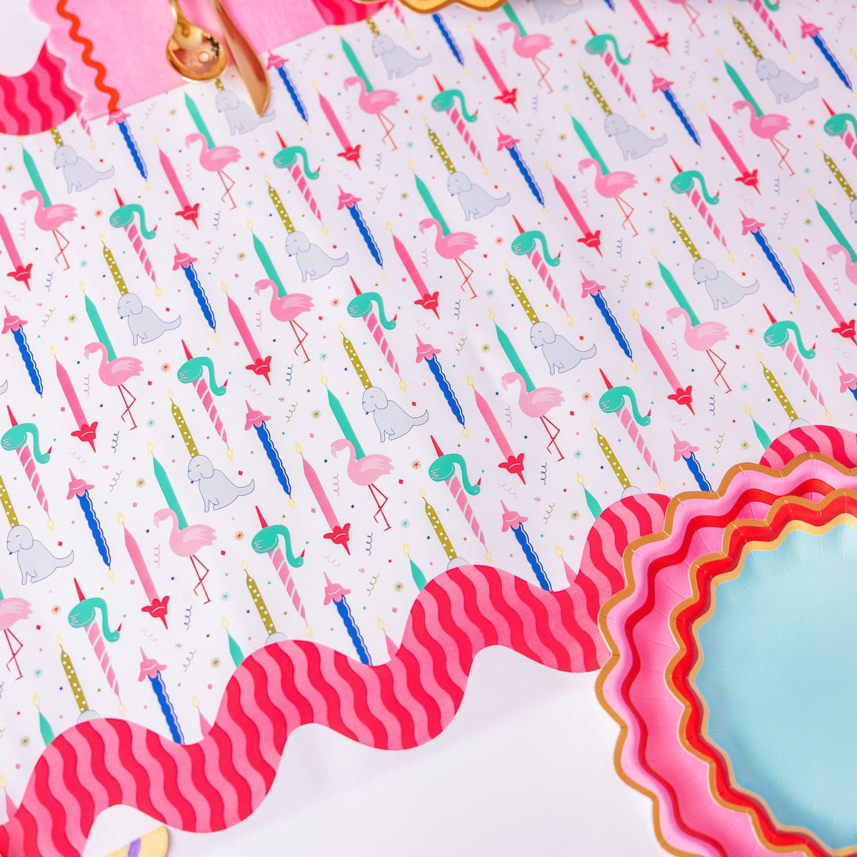 Party Parade Paper Table Runner (25 ft, cut to fit)