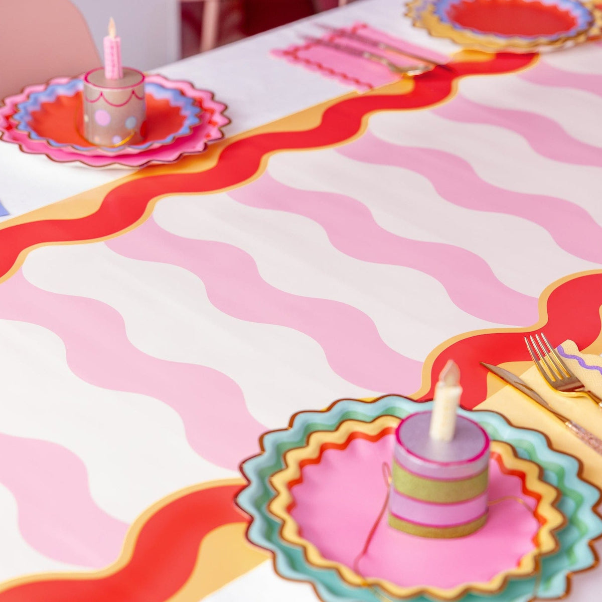 Groovy Waves Paper Table Runner (25 ft, cut to fit)