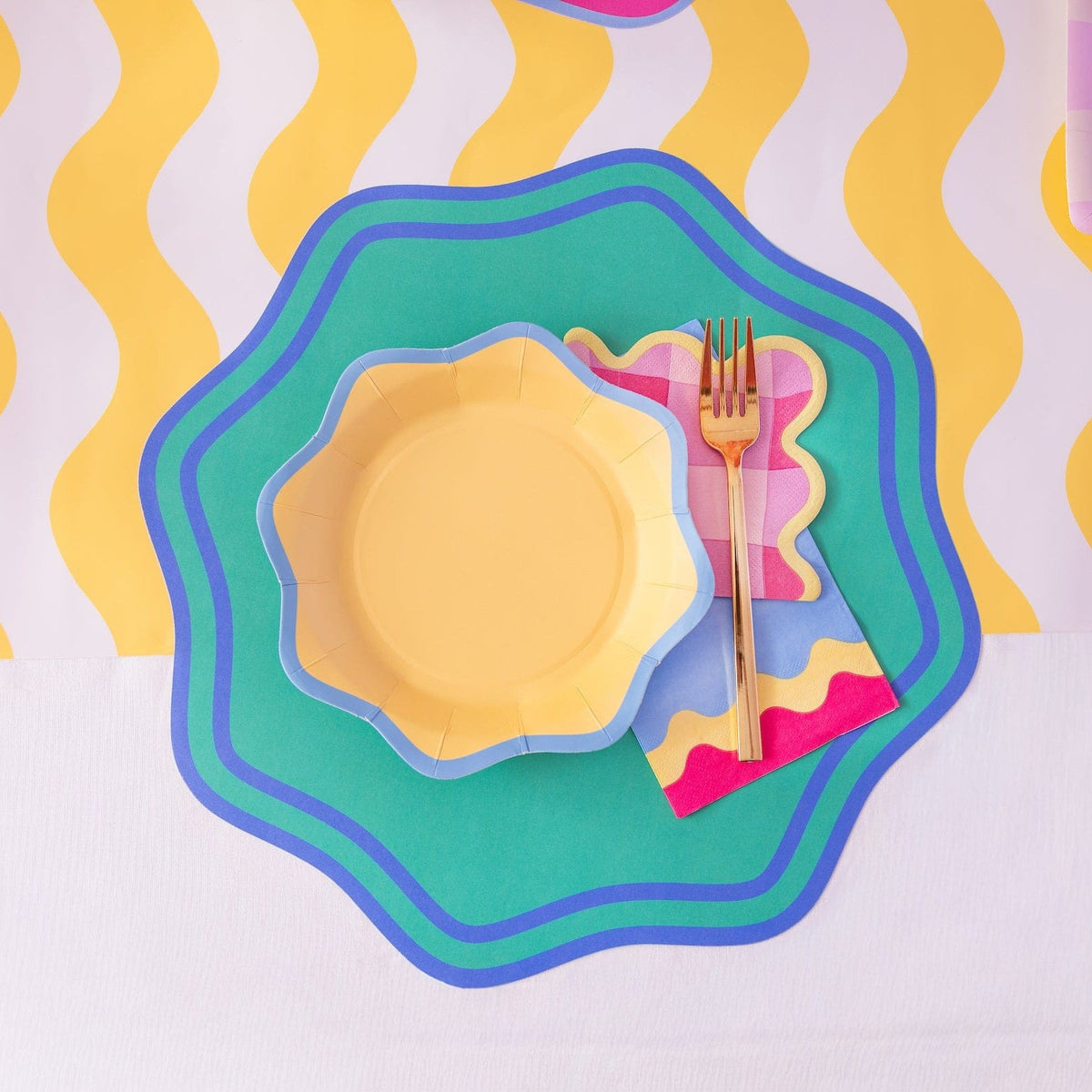 Colorwave Scalloped Placemats (10 ct, 5 colors)