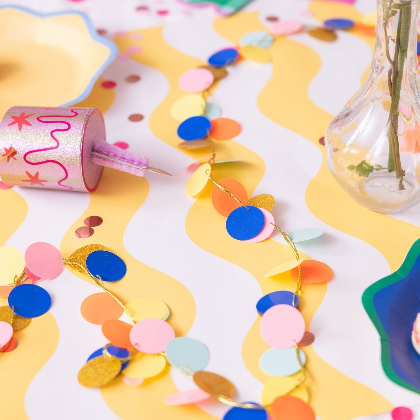Colorwave Paper Table Runner (25 ft, cut to fit)