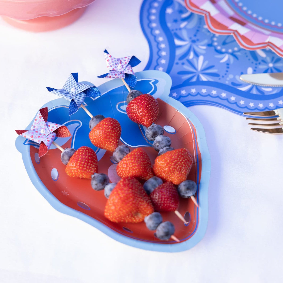 Strawberry Dessert Plate (10 ct)
