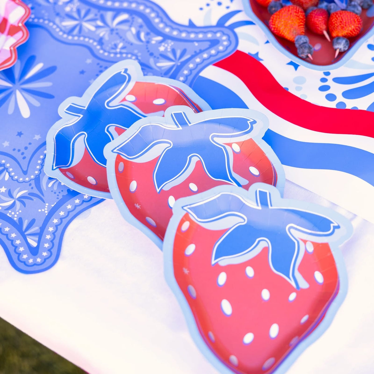 Strawberry Dessert Plate (10 ct)