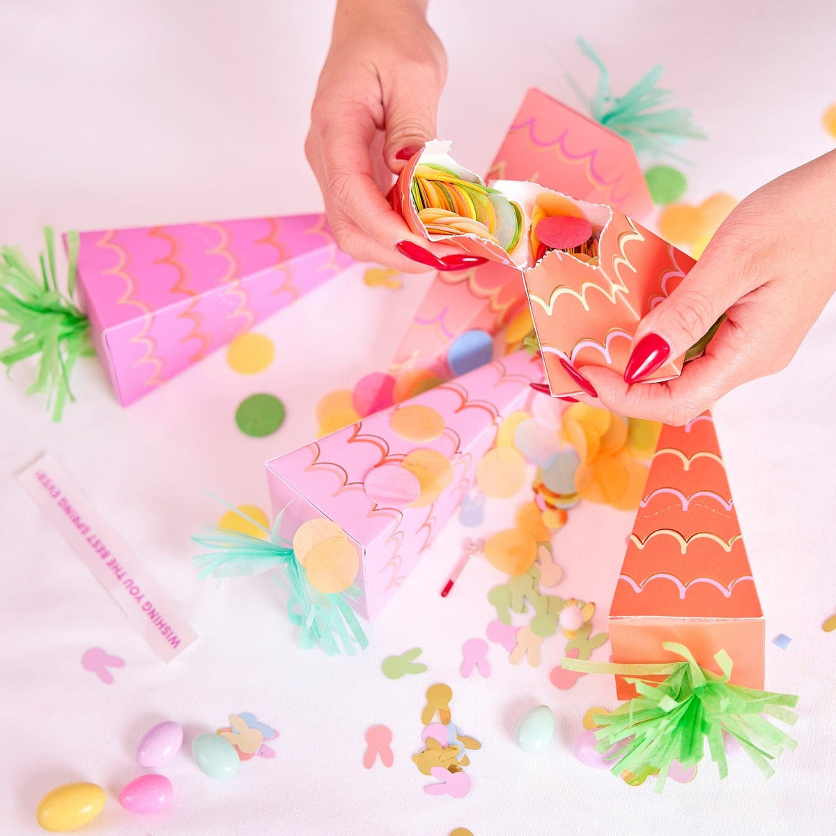 Hop & Pop Carrot Party Crackers (6 ct)