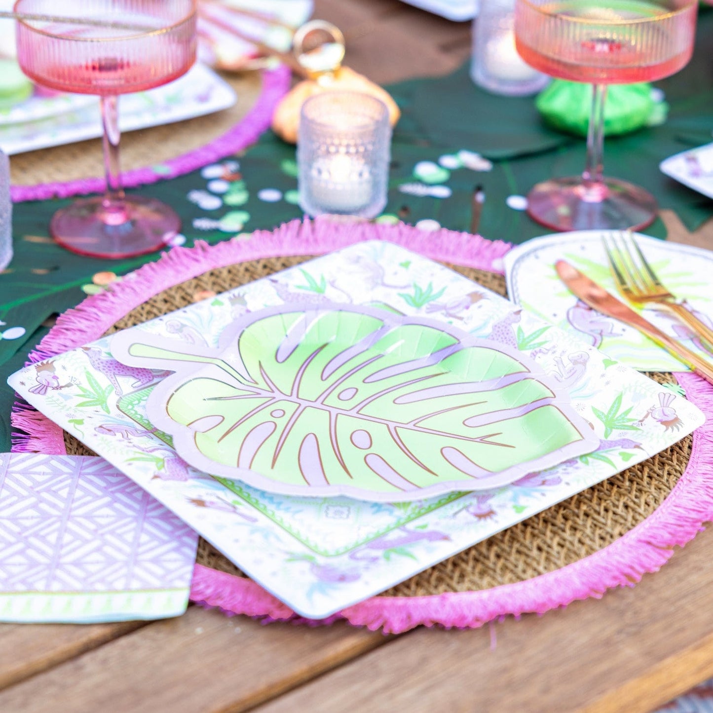 Cabana Club Palm Leaf Plates (10 ct)