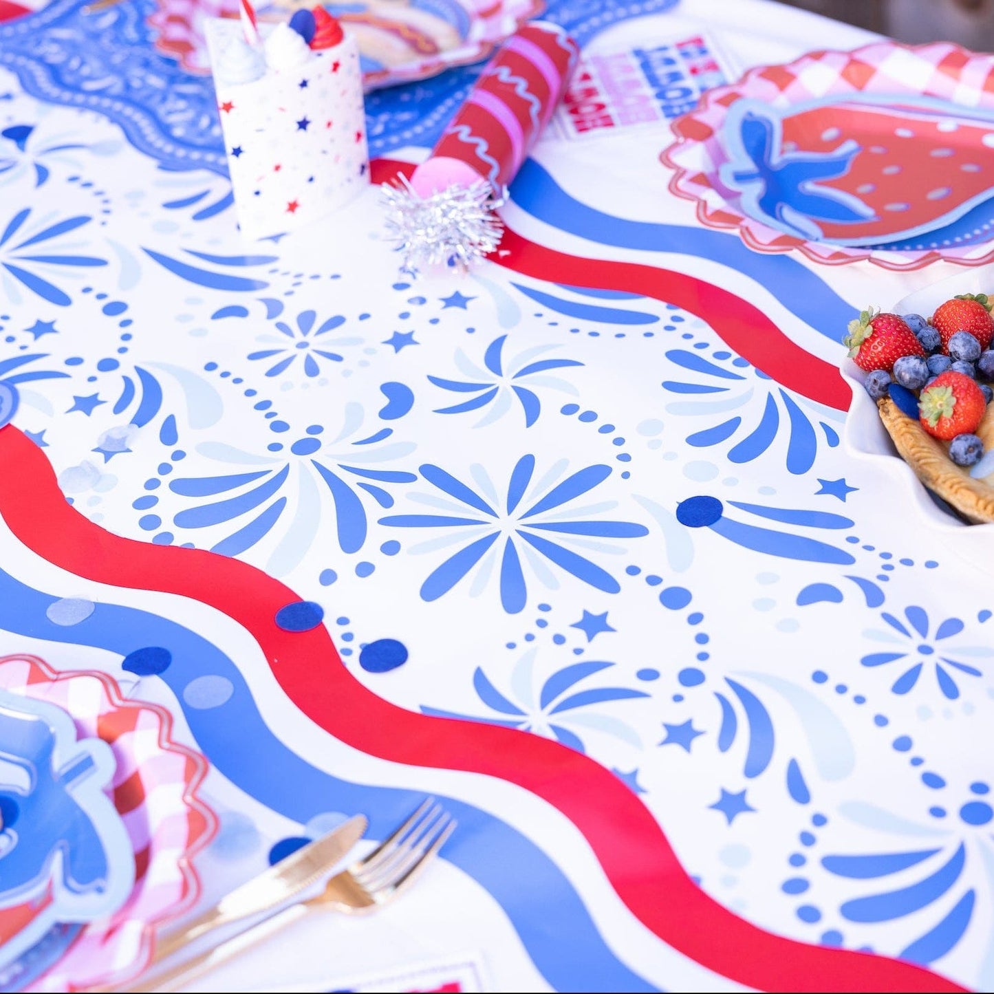 Star Spangled Spark Paper Table Runner (25 ft, cut to fit)