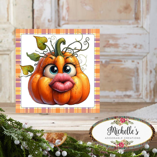 Orange Kissy Pumpkin Face Sign