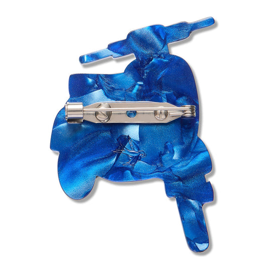 a blue and silver pin