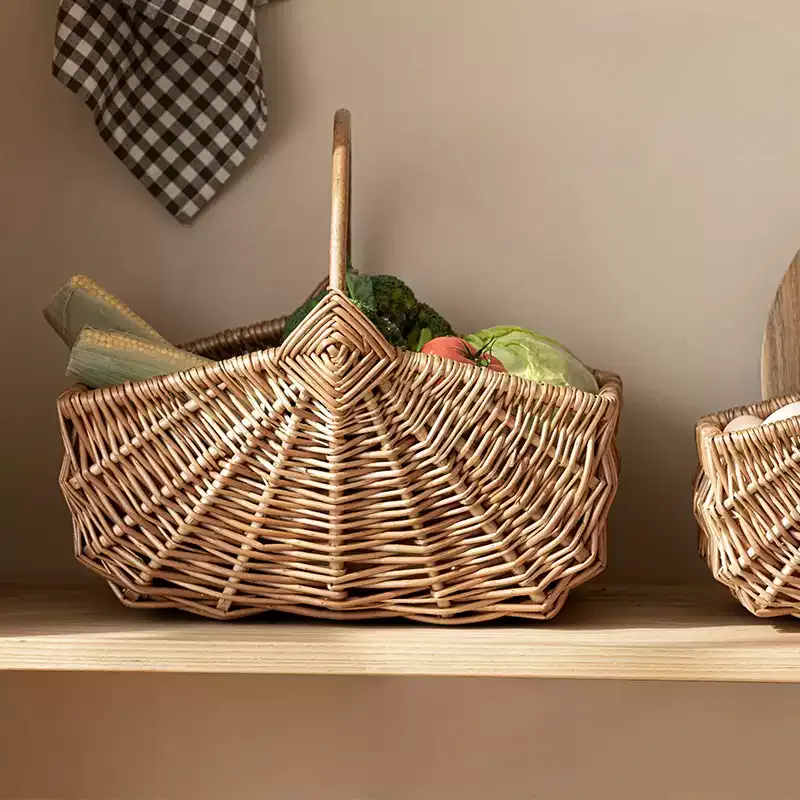 Fan Woven Market Basket