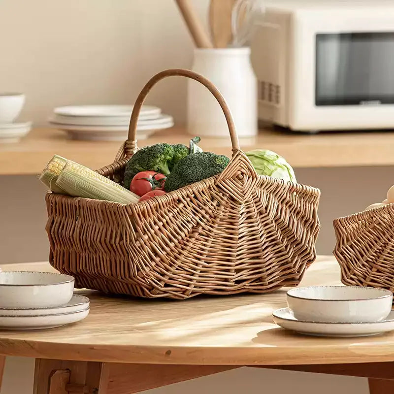 Fan Woven Market Basket