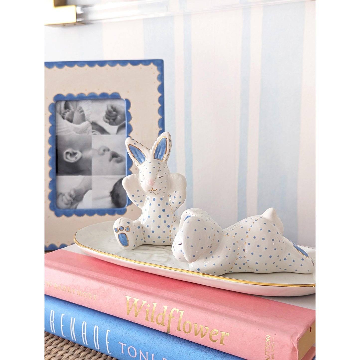 Scallop Monogrammed Photo Frame